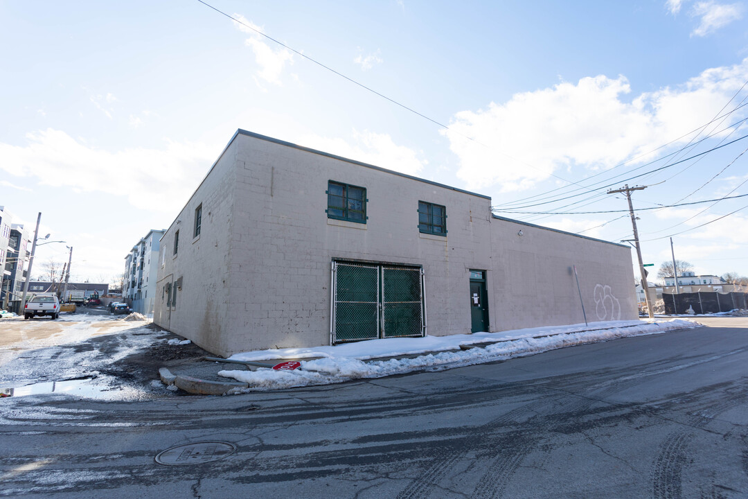 Stonley Brookley in Jamaica Plain, MA - Foto de edificio