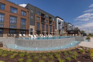 Valleydale Apartments in Salem, VA - Building Photo