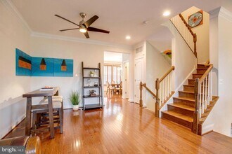 10413 Whitehead St in Fairfax, VA - Building Photo - Building Photo