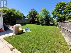 726 Grandview Dr in Oshawa, ON - Building Photo - Building Photo