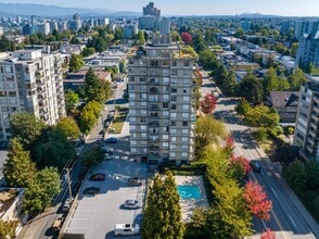 Skyline in Vancouver, BC - Building Photo - Building Photo
