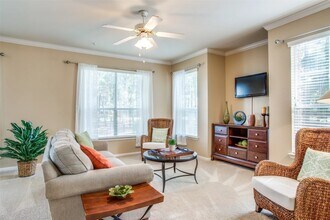 10221 Centrepark Dr in Houston, TX - Building Photo - Building Photo