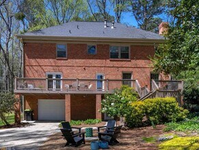 2270 Emerald Dr in Jonesboro, GA - Building Photo - Building Photo