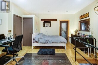 6 Littlehayes Ln in Toronto, ON - Building Photo - Building Photo