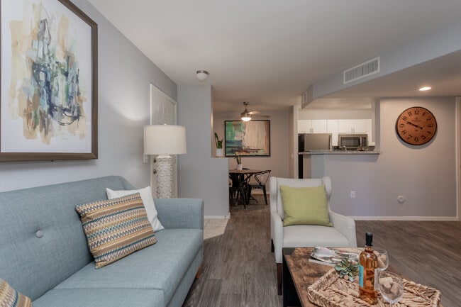 Port Royale in Sierra Vista, AZ - Building Photo - Interior Photo