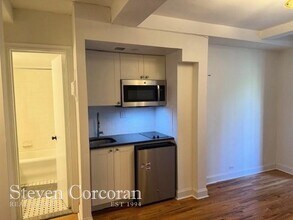 25 Tudor City Pl in New York, NY - Building Photo - Building Photo