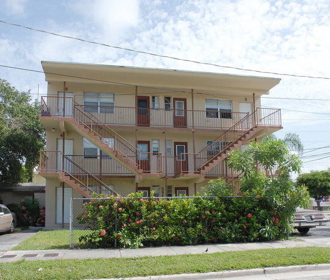 5963 SW 66th Ter in South Miami, FL - Building Photo - Building Photo