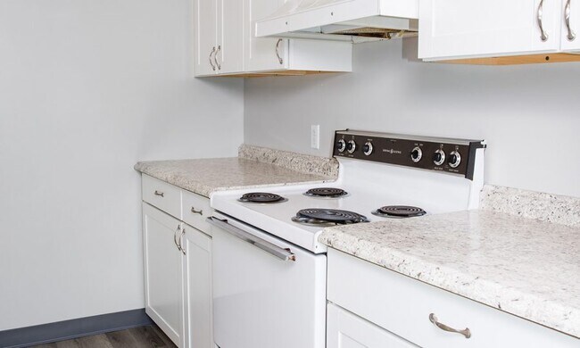 1584 Hunter Dr photo'