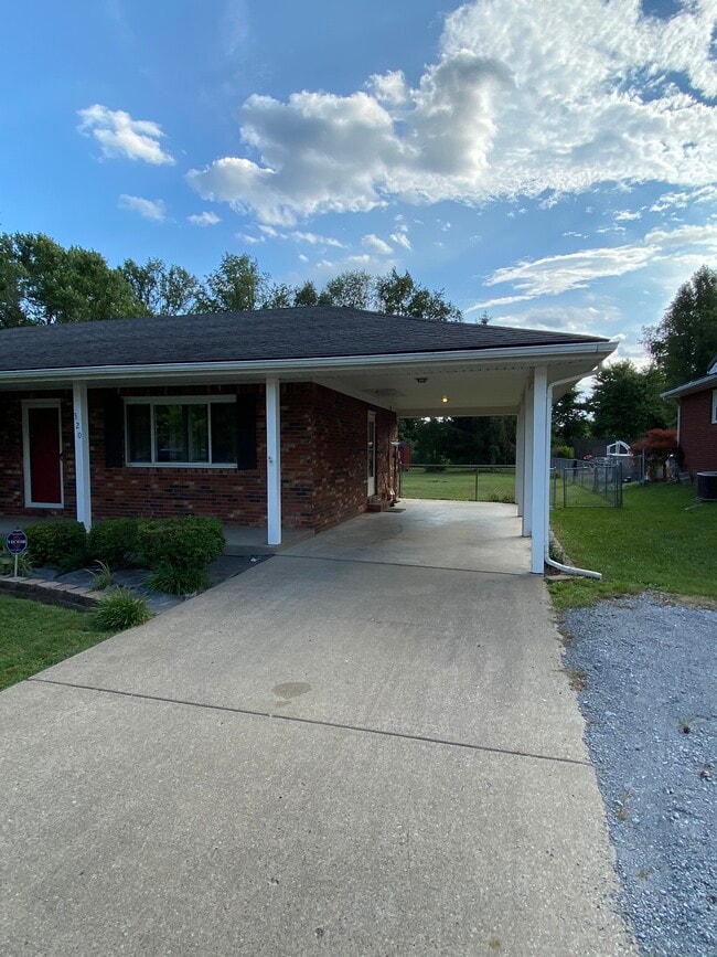 320 Port William Ln in Carrollton, KY - Building Photo - Building Photo
