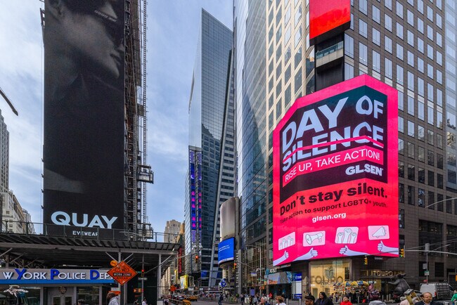 5 Times Sq in New York, NY - Building Photo - Building Photo