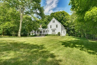 9 Lantern Ridge Rd in New Canaan, CT - Building Photo - Building Photo