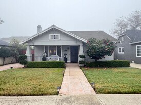 1120 W Walnut St in Stockton, CA - Building Photo