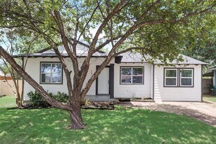 2873 Beasley Dr in Garland, TX - Building Photo