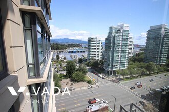 1863 Alberni St in Vancouver, BC - Building Photo - Building Photo