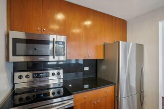 3110 City Pl in Edgewater, NJ - Building Photo - Building Photo