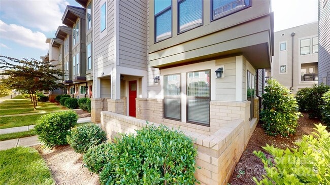 324 Uptown W Dr in Charlotte, NC - Building Photo - Building Photo