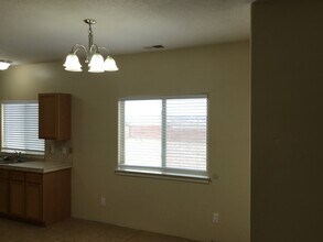 709 Loma Pinon Loop NE in Rio Rancho, NM - Foto de edificio - Building Photo