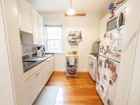12 Hamlin St in Cambridge, MA - Building Photo