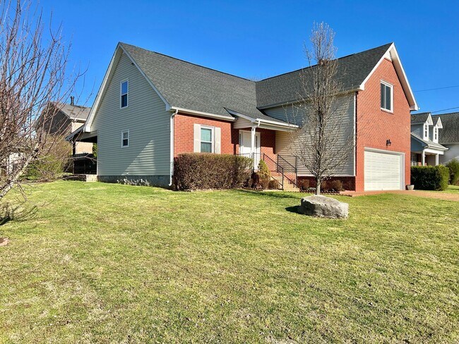 1401 Angel Ct in Nashville, TN - Building Photo - Building Photo