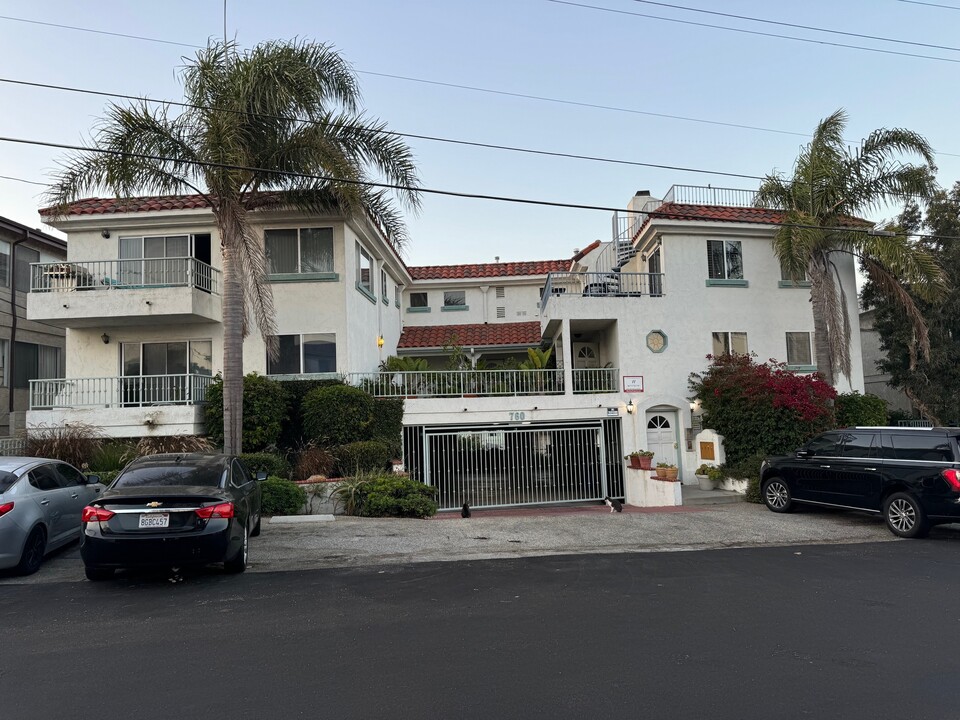 760 W Hamilton Ave in San Pedro, CA - Building Photo