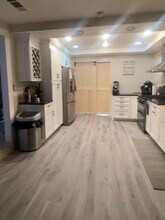 21466 Cypresswood in Lake Forest, CA - Foto de edificio - Building Photo