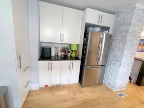 294 Arlington St, Unit 1 in Watertown, MA - Building Photo - Building Photo