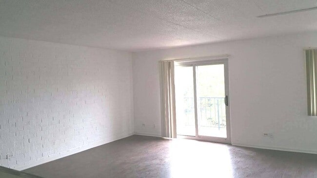 3220 Sanders Rd in Northbrook, IL - Building Photo - Building Photo