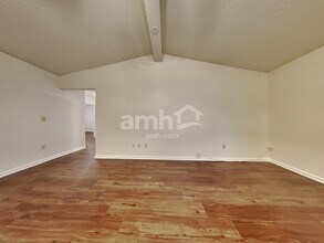 8016 Queensferry Ln in Jacksonville, FL - Building Photo - Building Photo