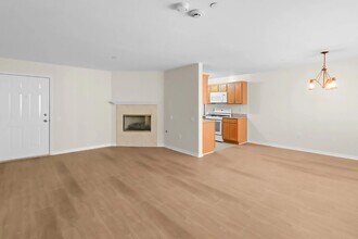 4262 Lindblade Drive, in Los Angeles, CA - Foto de edificio - Interior Photo