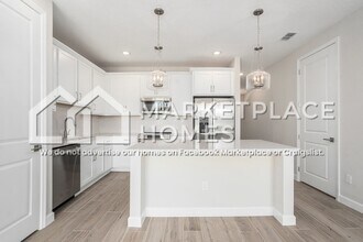 7678 Deer Vly Cir in Tampa, FL - Building Photo - Building Photo