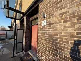 4070 Parkside Village Dr in Mississauga, ON - Building Photo