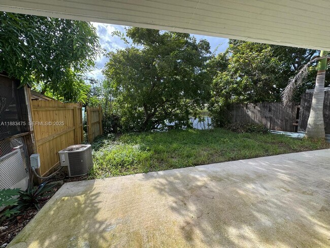 20424 NW 15th Ave in Miami, FL - Building Photo - Building Photo