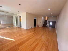 15-83 208th Place Unit in Queens, NY - Building Photo - Building Photo