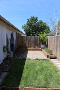 436 Crystal Dr photo'