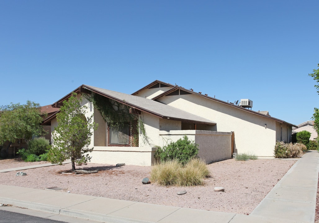 2736 N Salem St in Mesa, AZ - Foto de edificio