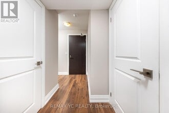 1 De Boers Dr in Toronto, ON - Building Photo - Building Photo