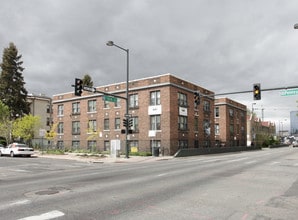 The Courtyard Apartments in Denver, CO - Foto de edificio - Building Photo