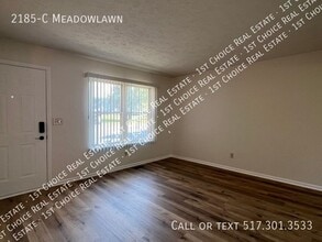 2185 Meadowlawn Dr in Holt, MI - Building Photo - Building Photo
