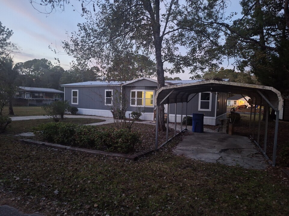 836 W 11th St in St. Augustine, FL - Building Photo