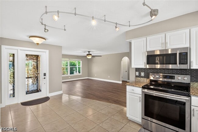 property at 4419 N Pacific Cir