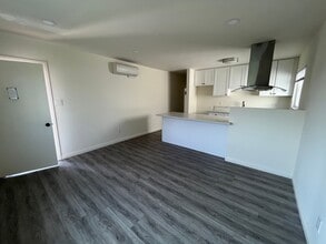2428 Michigan Ave in Los Angeles, CA - Building Photo - Building Photo
