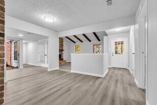 11829 S Red Cedar Cir in Spring, TX - Building Photo