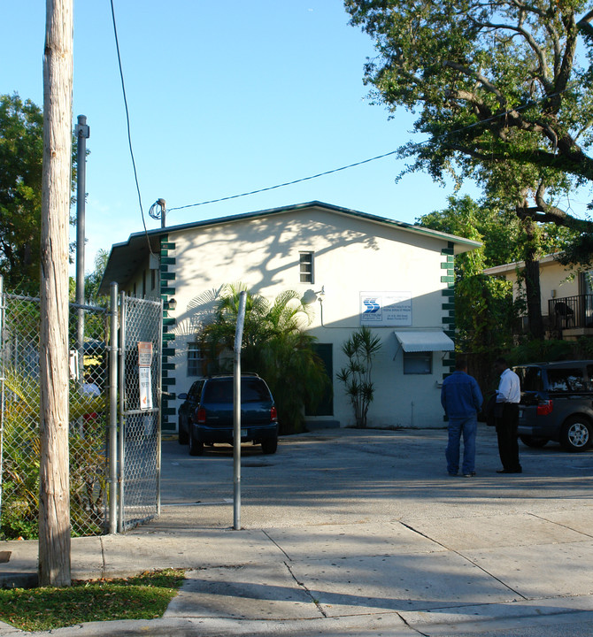 101 NW 59th St in Miami, FL - Building Photo