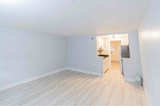 93 Henry Law Ave in Dover, NH - Building Photo - Building Photo