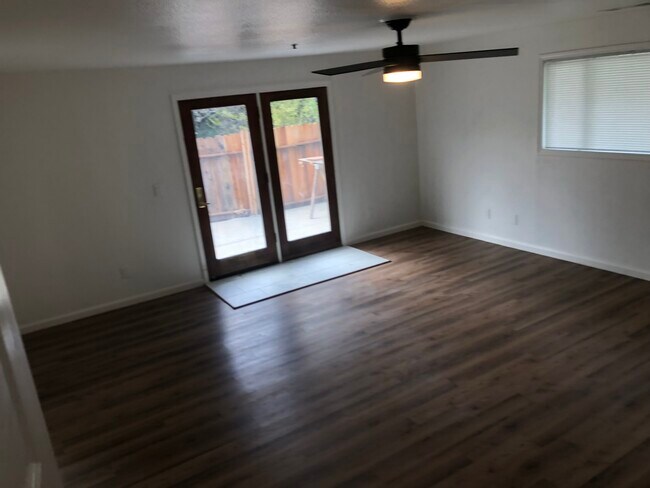 550 Edgewood Dr in Vacaville, CA - Building Photo - Building Photo