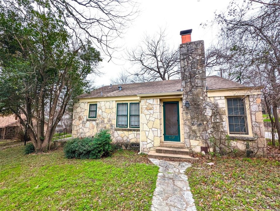 1107 Gillespie Pl in Austin, TX - Building Photo