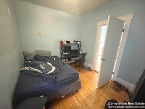 1562 Tremont St, Unit 3 in Boston, MA - Foto de edificio - Building Photo