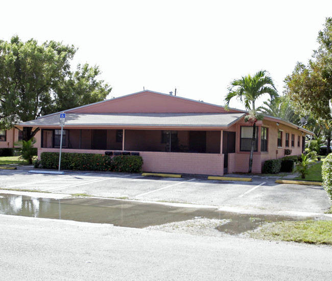 Gardens Apartments in Palmetto Bay, FL - Building Photo - Building Photo