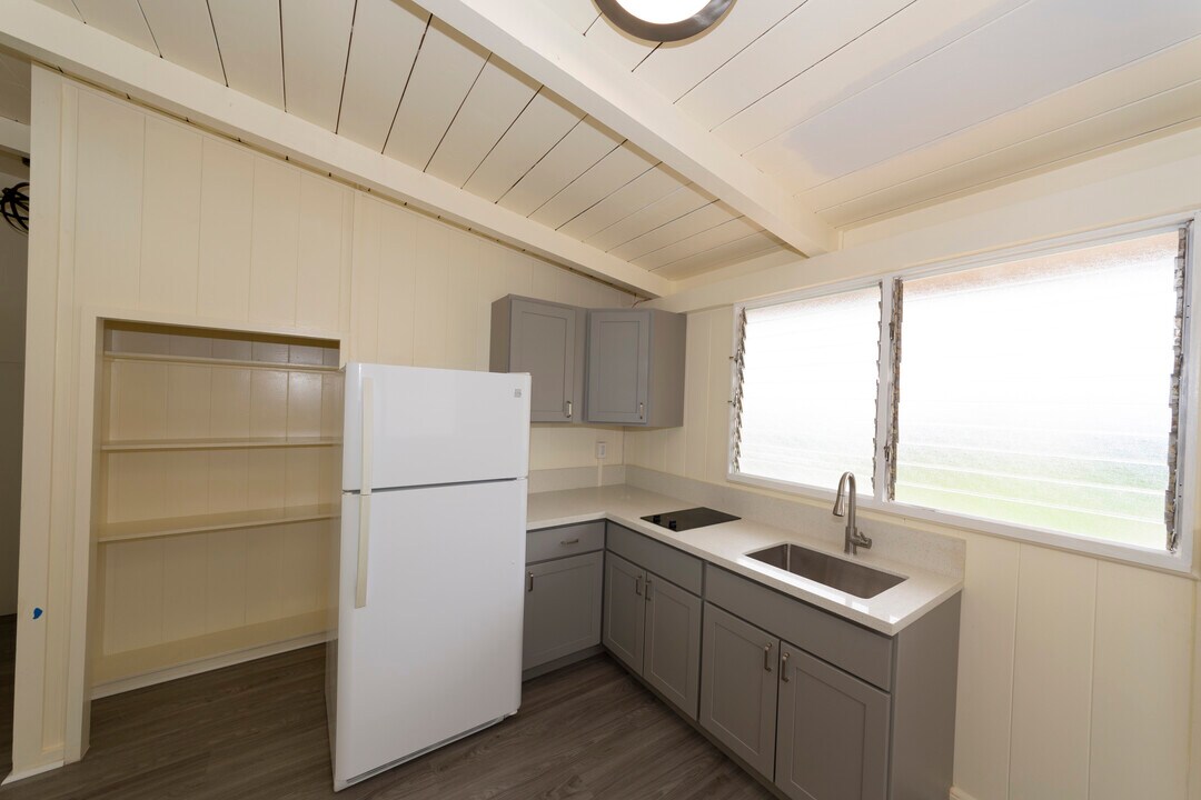 723 Hoomalimali St, Unit Front 1 in Pearl City, HI - Foto de edificio