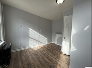 54 Harrison Ave, Unit 4 in Jersey City, NJ - Building Photo - Building Photo
